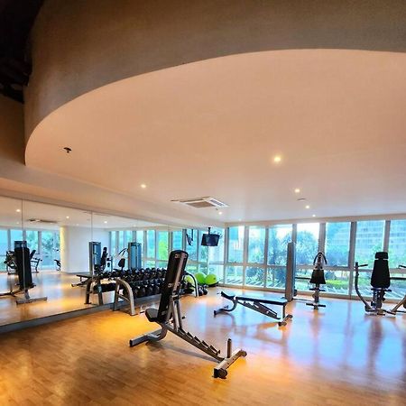 Cosy Executive 1 Bedroom Uptown Parksuites Ultra Fast Internet Manila Luaran gambar