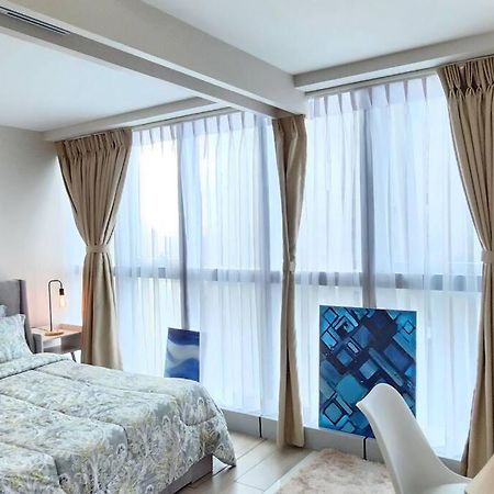 Cosy Executive 1 Bedroom Uptown Parksuites Ultra Fast Internet Manila Luaran gambar