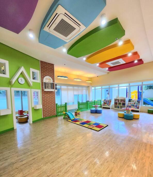 Cosy Executive 1 Bedroom Uptown Parksuites Ultra Fast Internet Manila Luaran gambar