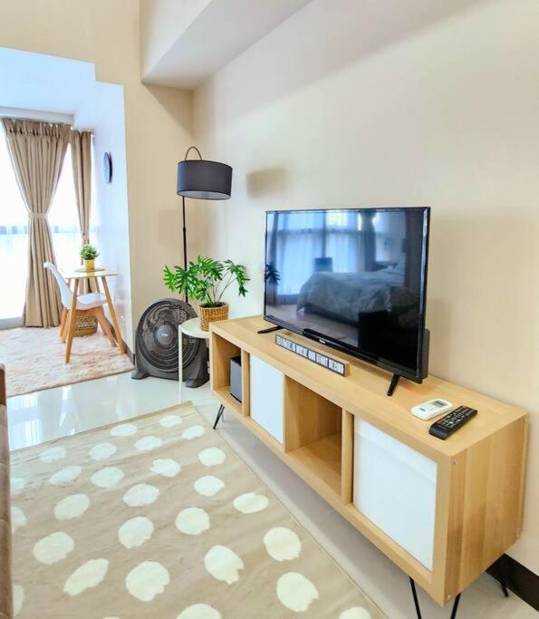 Cosy Executive 1 Bedroom Uptown Parksuites Ultra Fast Internet Manila Luaran gambar