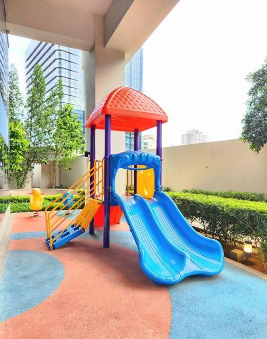 Cosy Executive 1 Bedroom Uptown Parksuites Ultra Fast Internet Manila Luaran gambar