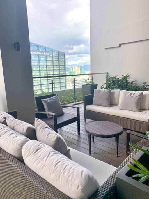 Cosy Executive 1 Bedroom Uptown Parksuites Ultra Fast Internet Manila Luaran gambar