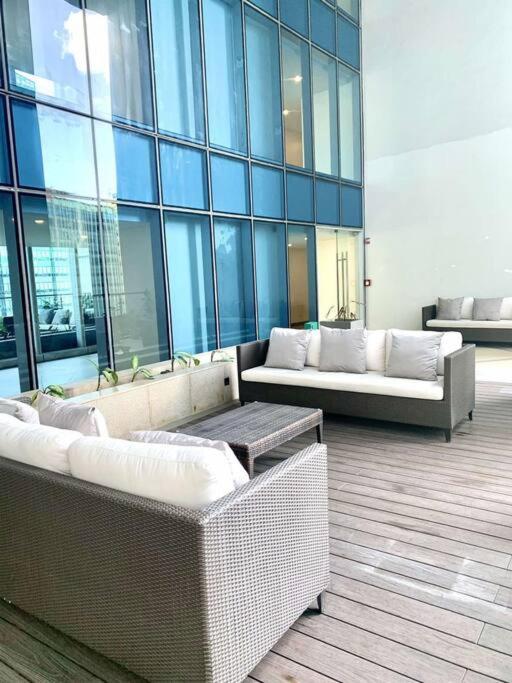 Cosy Executive 1 Bedroom Uptown Parksuites Ultra Fast Internet Manila Luaran gambar
